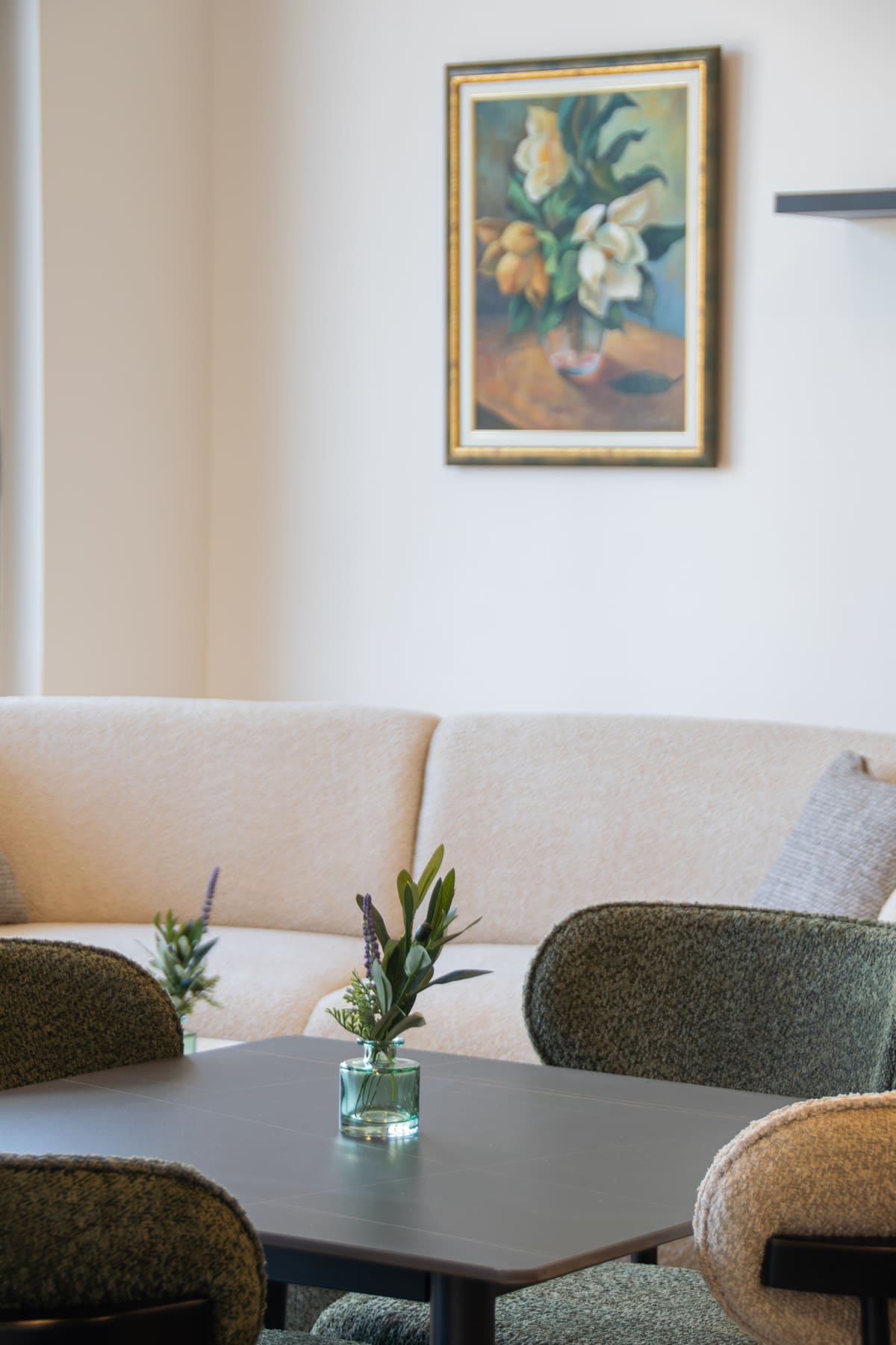 MoStay lobby stone accents